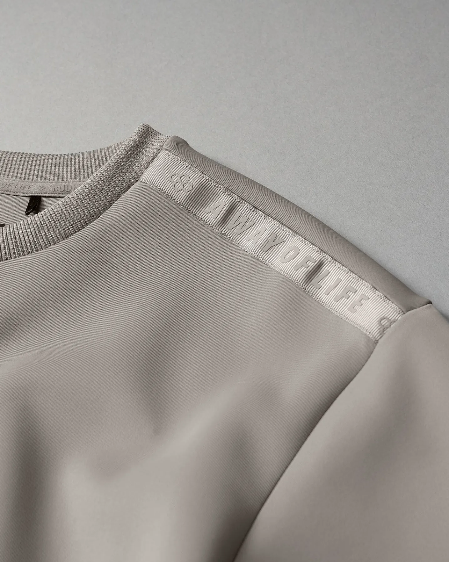 COOL-FEEL Women's Fitted Crew - ROGER